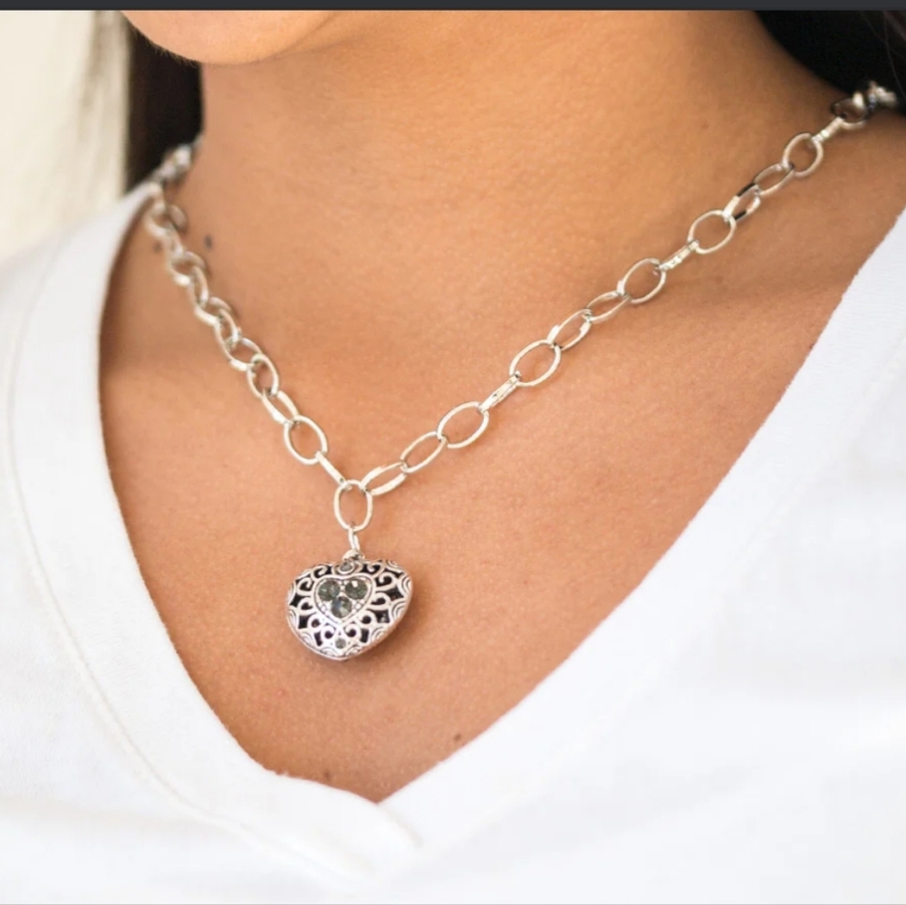 Paparazzi No Love Lost Silver Tone Necklace and Earrings NWT